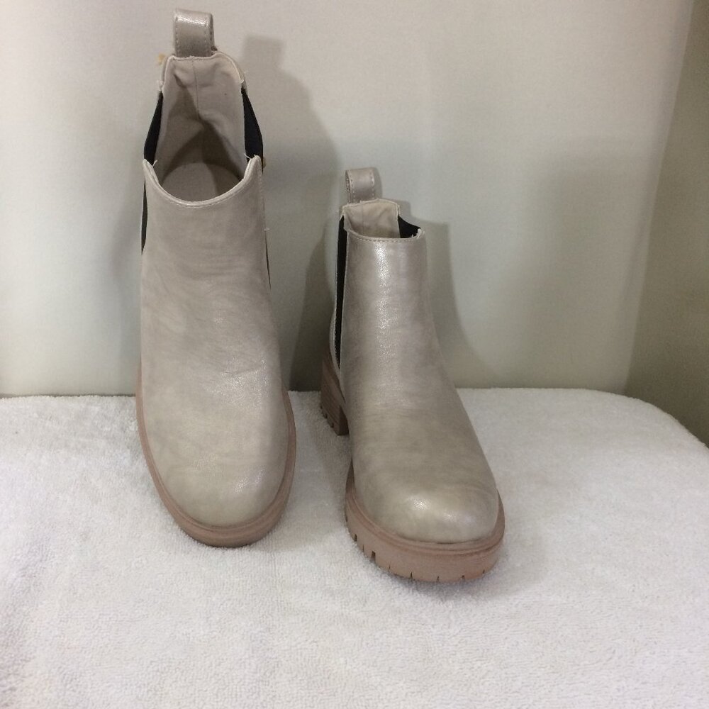 NEW Seven Chelsea Boots Metallic Beige Elastic Sides Faux Leather Seven7